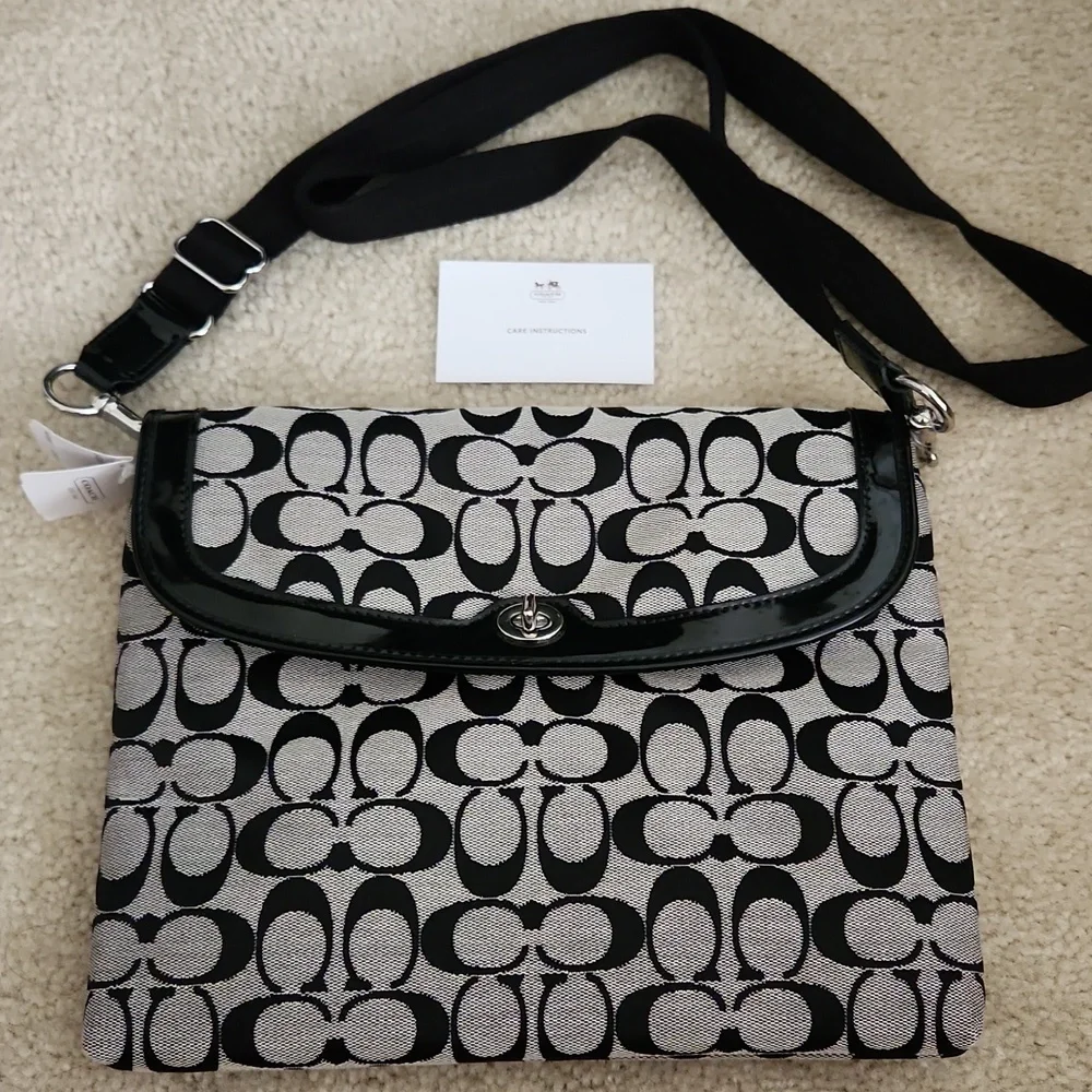 NWT Coach Signature Tablet Crossbody Bag - Picture 1 of 8